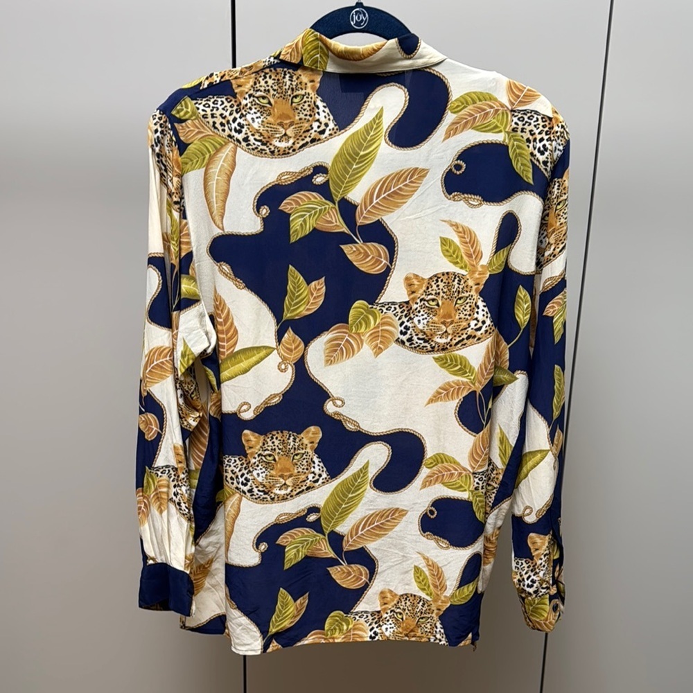 ISIDRA SILK PARIS COLLECTION Blue and Cream Abstract Blouse with Retro Flair - Picture 6 of 8
